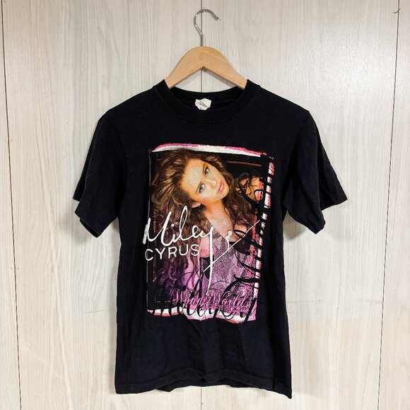 Anvil Tops - Y2K 2009 Miley Cyrus Wonder World Tour Anvil Vintage Tshirt